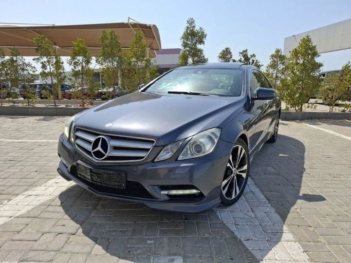 Подержанный Mercedes-Benz E-Class 350 IV (W212, S212, C207), 3.5 л, 2012 в Дубае от Barkat Alrahmen Motors Серый цвет. GCC | AUTO.AE