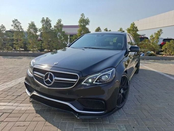 Подержанный Mercedes-Benz E-Class 220 d V (W213, S213, C238), 1.9 л, 2016 в Дубае от Barkat Alrahmen Motors Черный цвет. Корейская | AUTO.AE