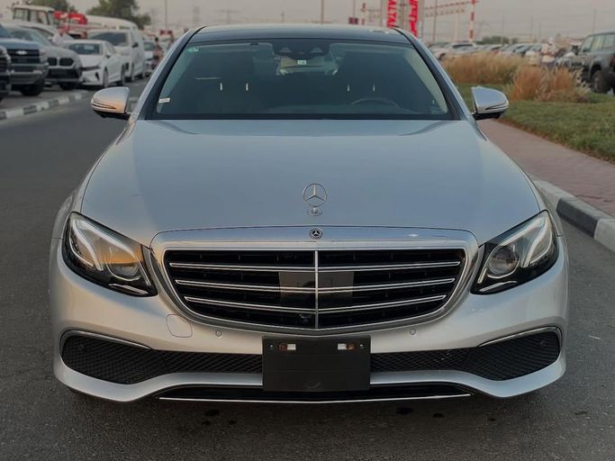 Used Mercedes-Benz E-Class 400 V (W213, S213, C238), 3.5 l, 2018 in Dubai by Japan Motors, Silver color. Japanese Specs | AUTO.AE