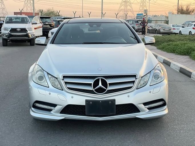 Used Mercedes-Benz E-Class 350 IV (W212, S212, C207), 3.5 l, 2012 in Dubai by Japan Motors, White color. Japanese Specs | AUTO.AE