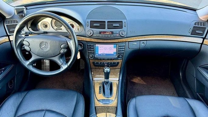 Подержанный Mercedes-Benz E-Class 500 III (W211, S211) Рестайлинг, 5.5 л, 2008 в Дубае от Best Car Черный цвет. Японская | AUTO.AE