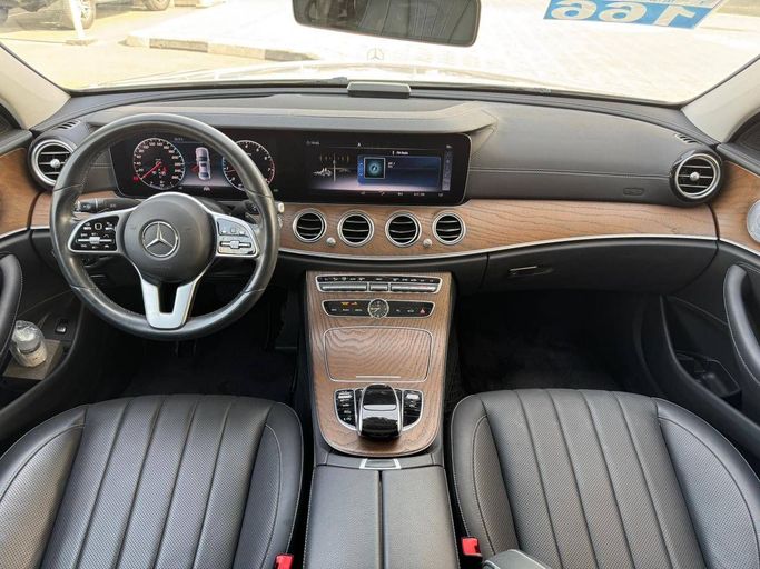Подержанный Mercedes-Benz E-Class 450 V (W213, S213, C238), 3.0 л, 2019 в Дубае от Best Car Белый цвет.  | AUTO.AE