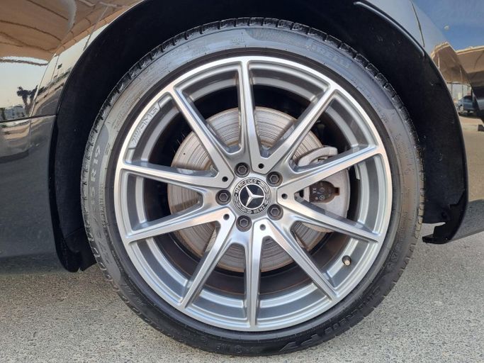 Подержанный Mercedes-Benz E-Class 450 V (W213, S213, C238) Рестайлинг, 3.0 л, 2021 в Дубае от Best Car Черный цвет.  | AUTO.AE