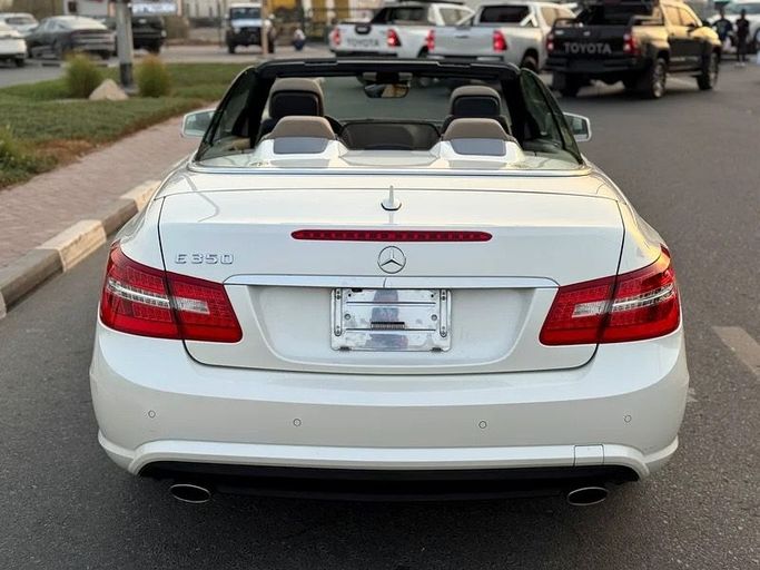 Подержанный Mercedes-Benz E-Class 350 IV (W212, S212, C207), 3.5 л, 2010 в Дубае от Lucky Star Motors Белый цвет. Японская | AUTO.AE