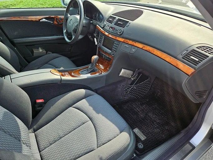 Подержанный Mercedes-Benz E-Class 240 III (W211, S211), 2.6 л, 2004 в Дубае от Irfan Motors Серебристый цвет. Японская | AUTO.AE