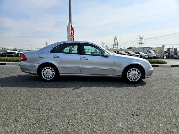 Подержанный Mercedes-Benz E-Class 240 III (W211, S211), 2.6 л, 2004 в Дубае от Irfan Motors Серебристый цвет. Японская | AUTO.AE