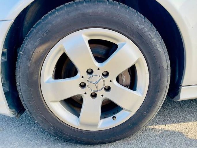 Used Mercedes-Benz E-Class 350 III (W211, S211) Facelift, 3.5 l, 2006 in Dubai by Al Abbas Motors, Silver color. Japanese Specs | AUTO.AE