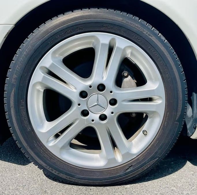 Used Mercedes-Benz E-Class 350 III (W211, S211) Facelift, 3.5 l, 2007 in Dubai by Al Abbas Motors, White color. Japanese Specs | AUTO.AE