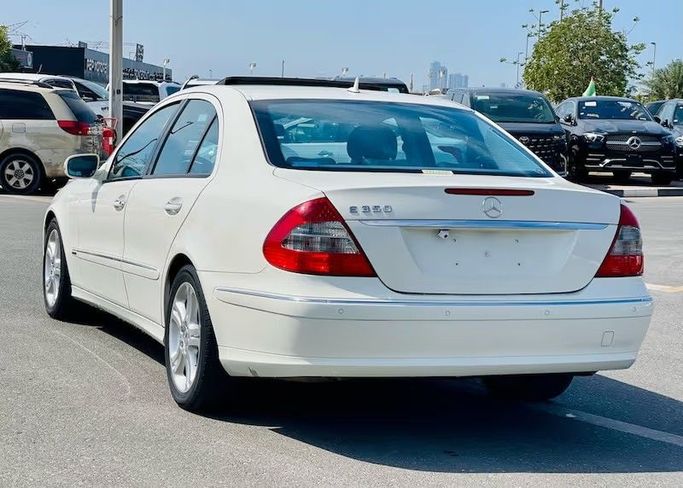 Used Mercedes-Benz E-Class 350 III (W211, S211) Facelift, 3.5 l, 2007 in Dubai by Al Abbas Motors, White color. Japanese Specs | AUTO.AE