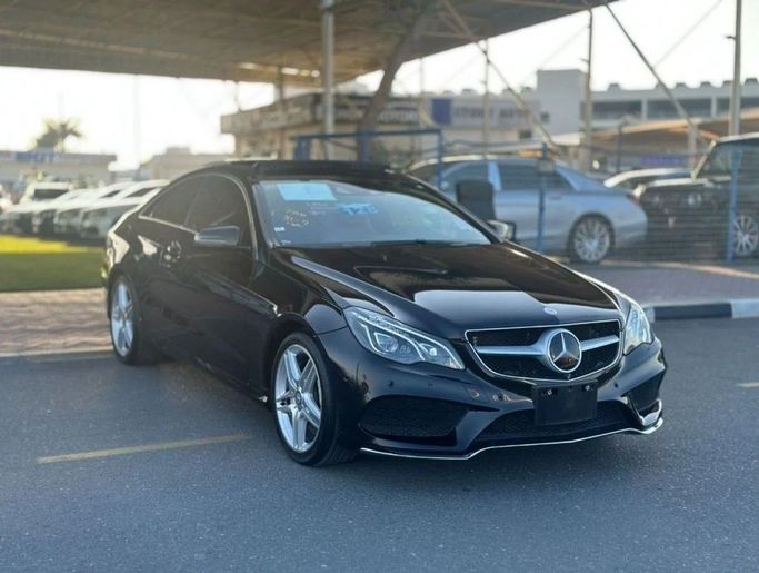 مستعملة Mercedes-Benz E-Class 500 عملية شد الوجه IV (W212، S212، C207), 4.7 l, 2014 في في دبي من HONEY Motors FZCO، اللون أسود. المواصفات اليابانية | AUTO.AE