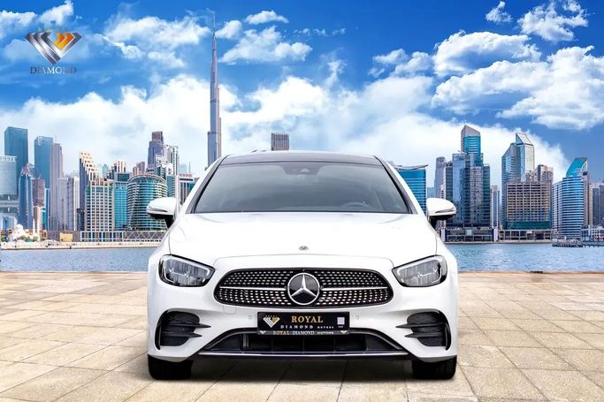 مستعملة Mercedes-Benz E-Class 200 V (W213, S213, S213, C238) فيس ليفت, 2.0 l, 2023 في في دبي من Royal Diamond Motors، اللون أبيض. مواصفات الخليج | AUTO.AE | إعلان #252859