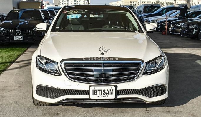 مستعملة Mercedes-Benz E-Class 450 V (W213، S213، C238), 3.0 l, 2019 في في دبي من Ibitisam Motors FZCO، اللون أبيض. مواصفات الخليج | AUTO.AE | إعلان #260001