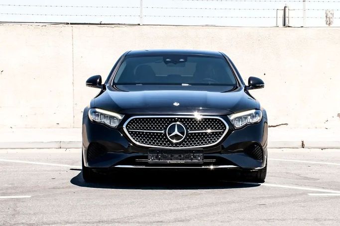 مستعملة Mercedes-Benz E-Class 200 السادس (W214، S214), 2.0 l, 2025 في في دبي من VERONA MOTORS، اللون أسود. المواصفات الكورية | AUTO.AE | إعلان #261806