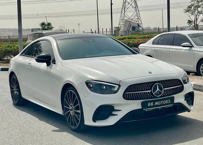 Подержанный Mercedes-Benz E-Class 200 V (W213, S213, C238) Рестайлинг, 2.0 л, 2023 в Дубае от 66 Motors Белый цвет. GCC | AUTO.AE | Объявление #261866