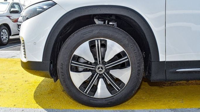 Новый Mercedes-Benz EQB 260 I Рестайлинг, 2024 в Дубае от Najem Motors Белый цвет. Other | AUTO.AE