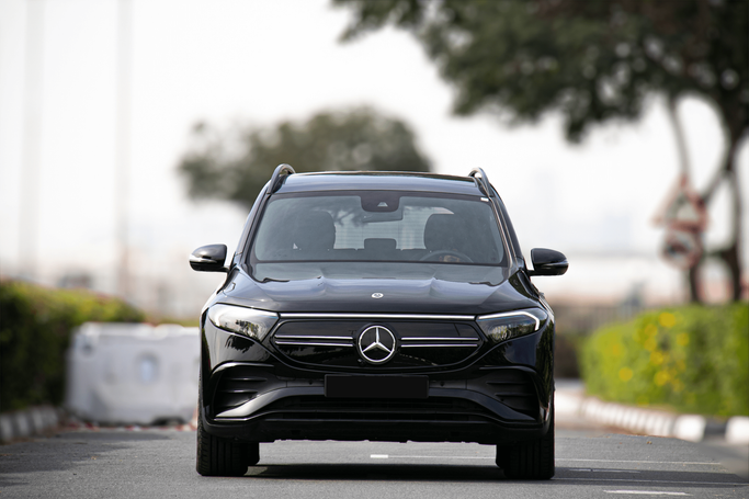 Новый Mercedes-Benz EQB 300 I, 2023 в Дубае от Atlantic Motors FZCO Черный цвет.  | AUTO.AE