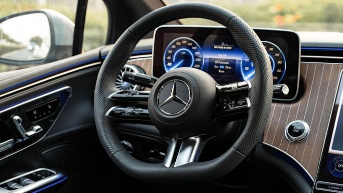 Новый Mercedes-Benz EQE 350+, 2022 в Дубае от Altass Motors Серый цвет. Other | AUTO.AE