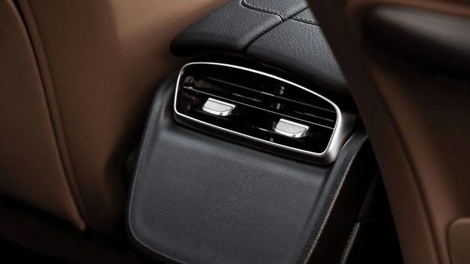 Новый Mercedes-Benz EQE 500, 2022 в Дубае от Altass Motors Черный цвет. Other | AUTO.AE