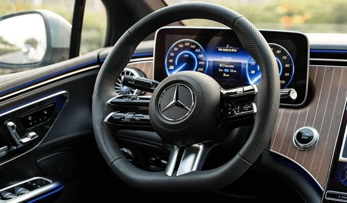 Новый Mercedes-Benz EQE 350, 2022 в Дубае от Altass Motors Серебристый цвет. Other | AUTO.AE