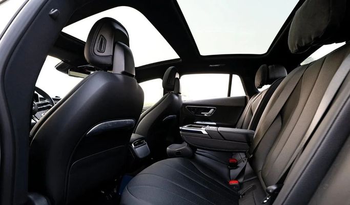 Новый Mercedes-Benz EQE 350+, 2022 в Дубае от Altass Motors Серебристый цвет. Other | AUTO.AE