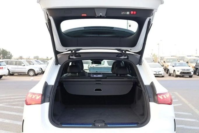 Подержанный Mercedes-Benz EQE 500, 2022 в Дубае от Top Euro Cars Белый цвет.  | AUTO.AE