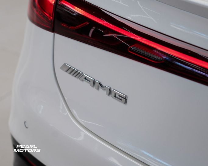 Подержанный Mercedes-Benz EQS AMG 53 AMG, 2023 в Дубае от Pearl Motors Белый цвет. GCC | AUTO.AE