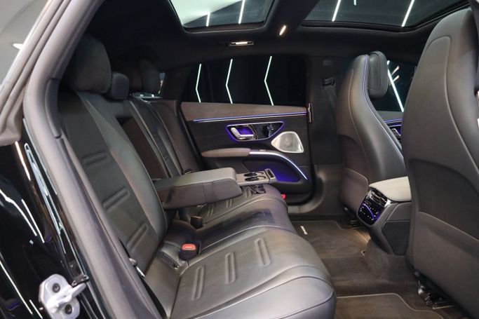 Подержанный Mercedes-Benz EQS AMG 53 AMG, 2023 в Дубае от Sanam Cars Черный цвет. GCC | AUTO.AE