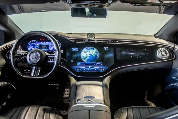 Подержанный Mercedes-Benz EQS 500, 2021 в Дубае от C7 Motors Белый цвет. Корейская | AUTO.AE