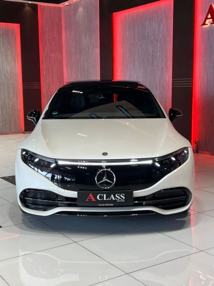 Подержанный Mercedes-Benz EQS 450+, 2022 в Дубае от A Class Motors Белый цвет.  | AUTO.AE
