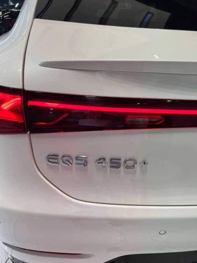 Подержанный Mercedes-Benz EQS 450+, 2022 в Дубае от A Class Motors Белый цвет.  | AUTO.AE