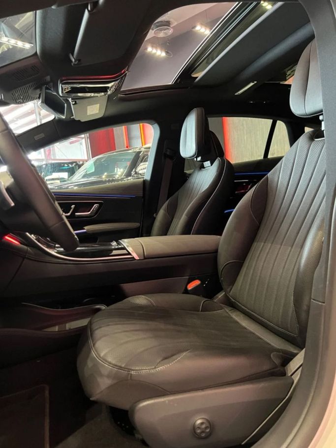 Подержанный Mercedes-Benz EQS 450+, 2022 в Дубае от A Class Motors Белый цвет.  | AUTO.AE