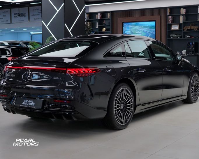 Подержанный Mercedes-Benz EQS 580, 2023 в Дубае от Pearl Motors Серый цвет. GCC | AUTO.AE