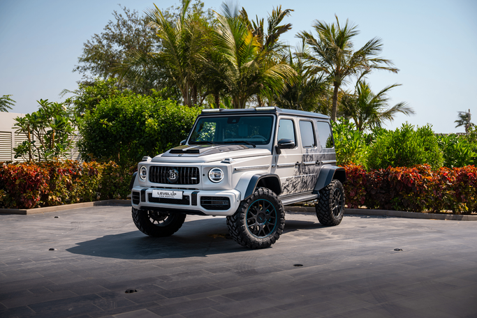 Mercedes-Benz G-Class AMG BRABUS 800 4x4 Squared II (W463), 2024 رجال الأعمال دفع رباعي 5 أبواب للتأجير في في دبي من LeveL Up Car Rental ، اللون أبيض | AUTO.AE | إعلان #1786