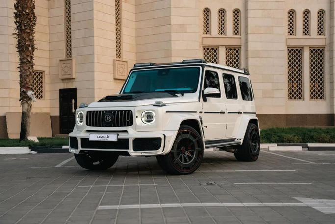 Mercedes-Benz G-Class AMG Brabus 800 II (W463), 2023 رجال الأعمال دفع رباعي 5 أبواب للتأجير في في دبي من LeveL Up Car Rental ، اللون أبيض | AUTO.AE | إعلان #1791