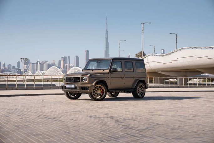 Mercedes-Benz G-Class AMG 63 AMG II (W463), 2024 رجال الأعمال دفع رباعي 5 أبواب للتأجير في في دبي من LeveL Up Car Rental ، اللون بني | AUTO.AE | إعلان #1795