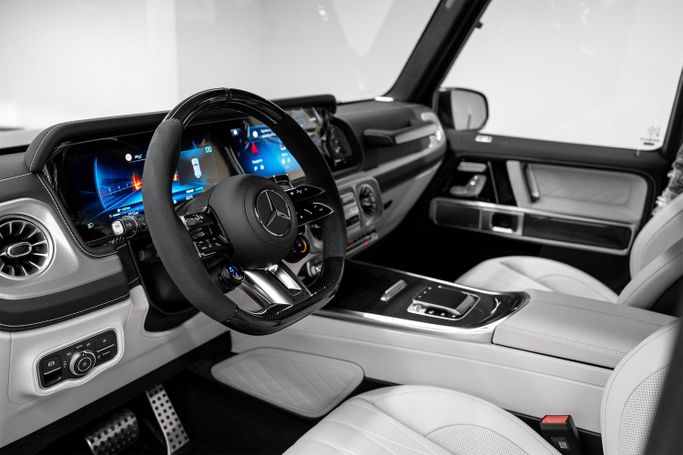 Новый Mercedes-Benz G-Class AMG 63 AMG II (W465) Рестайлинг, 4.0 л, 2025 в Дубае от PUPIL OF FATE MOTORS Серый цвет. GCC | AUTO.AE