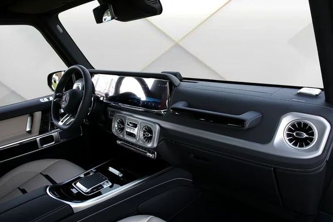 Новый Mercedes-Benz G-Class AMG 63 AMG II (W465) Рестайлинг, 4.0 л, 2025 в Дубае от Mohammad Alkarak Motors Черный цвет. Корейская | AUTO.AE