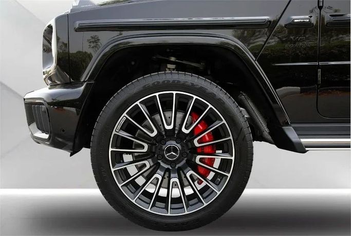Новый Mercedes-Benz G-Class AMG 63 AMG II (W465) Рестайлинг, 4.0 л, 2025 в Дубае от Mohammad Alkarak Motors Черный цвет. Корейская | AUTO.AE