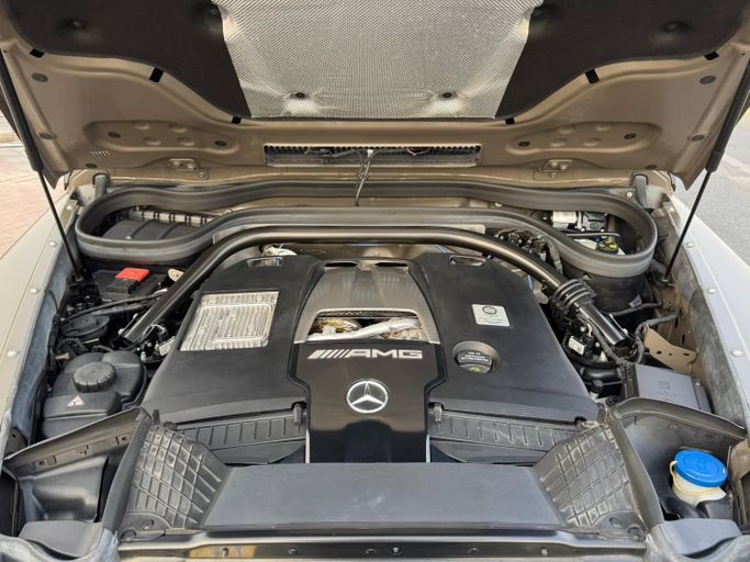 Подержанный Mercedes-Benz G-Class AMG 63 AMG II (W463), 4.0 л, 2021 в Дубае от Saeed Auto Светло-коричневый цвет. Японская | AUTO.AE