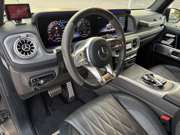 Подержанный Mercedes-Benz G-Class AMG 63 AMG II (W463), 4.0 л, 2021 в Дубае от Saeed Auto Светло-коричневый цвет. Японская | AUTO.AE