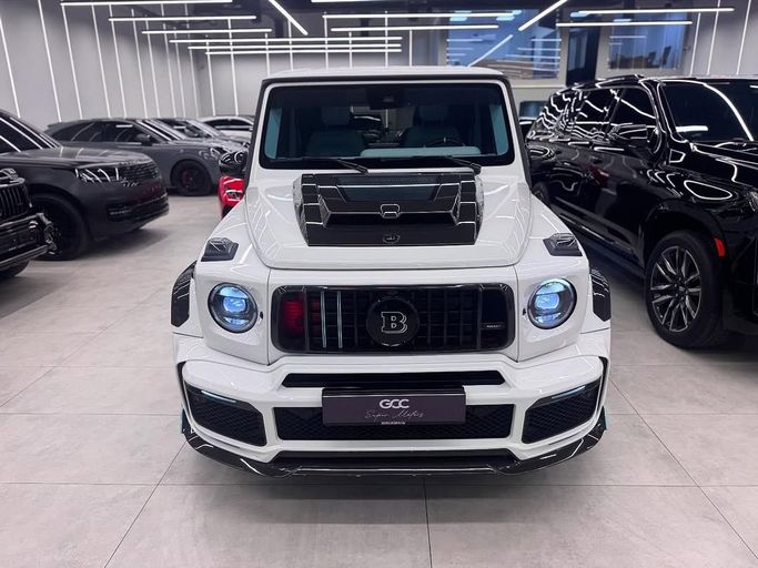 Подержанный Mercedes-Benz G-Class AMG Brabus 900 Rocket Edition II (W463), 4.4 л, 2023 в Дубае от GCC Super Motors Белый цвет. GCC | AUTO.AE