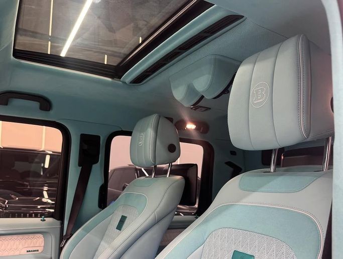 Подержанный Mercedes-Benz G-Class AMG Brabus 900 Rocket Edition II (W463), 4.4 л, 2023 в Дубае от GCC Super Motors Белый цвет. GCC | AUTO.AE