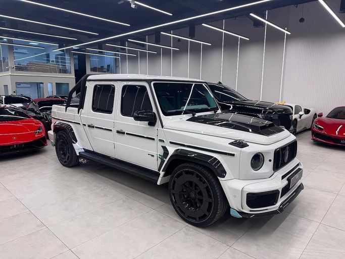 Подержанный Mercedes-Benz G-Class AMG Brabus 900 Rocket Edition II (W463), 4.4 л, 2023 в Дубае от GCC Super Motors Белый цвет. GCC | AUTO.AE