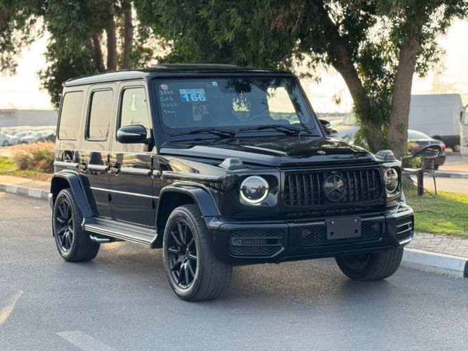 Подержанный Mercedes-Benz G-Class AMG 63 AMG II (W463), 4.0 л, 2023 в Дубае от Saeed Auto Черный цвет. Японская | AUTO.AE