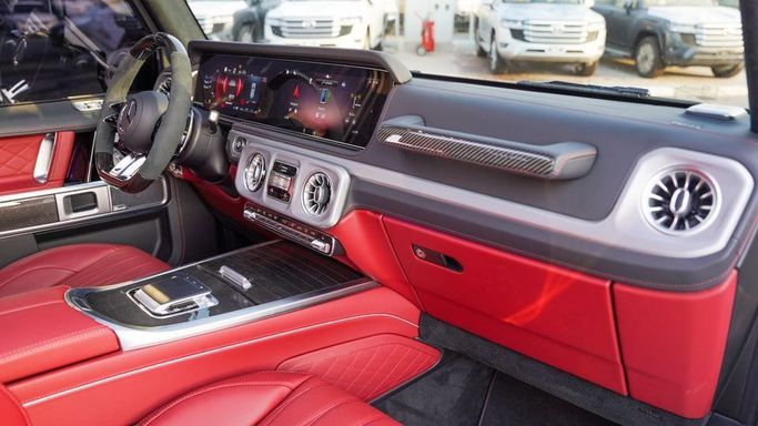 Новый Mercedes-Benz G-Class AMG 63 AMG II (W465) Рестайлинг, 4.0 л, 2025 в Дубае от Najem Motors Черный цвет. GCC | AUTO.AE