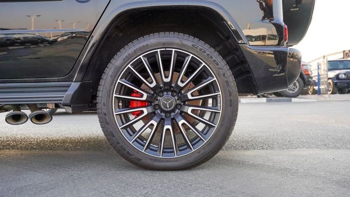 Новый Mercedes-Benz G-Class AMG 63 AMG II (W465) Рестайлинг, 4.0 л, 2025 в Дубае от Najem Motors Черный цвет. GCC | AUTO.AE