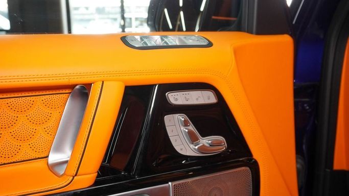 Новый Mercedes-Benz G-Class AMG Brabus 800 II (W463), 4.0 л, 2023 в Дубае от Najem Motors Синий цвет. Европейская | AUTO.AE