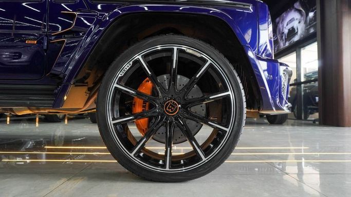 Новый Mercedes-Benz G-Class AMG Brabus 800 II (W463), 4.0 л, 2023 в Дубае от Najem Motors Синий цвет. Европейская | AUTO.AE