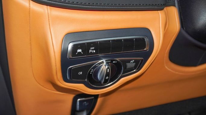 Подержанный Mercedes-Benz G-Class AMG 63 AMG II (W463), 4.0 л, 2021 в Дубае от Najem Motors Серый цвет. GCC | AUTO.AE