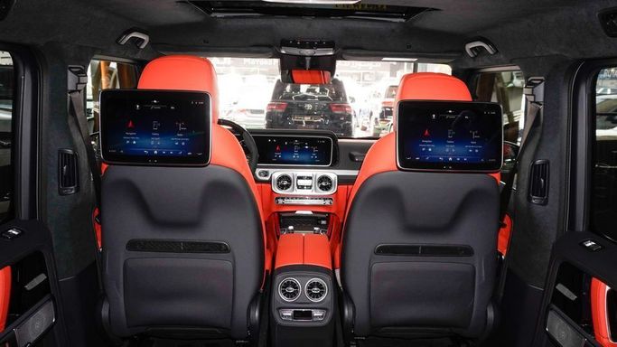 Новый Mercedes-Benz G-Class AMG 63 AMG II (W465) Рестайлинг, 4.0 л, 2025 в Дубае от Najem Motors Серый цвет. GCC | AUTO.AE